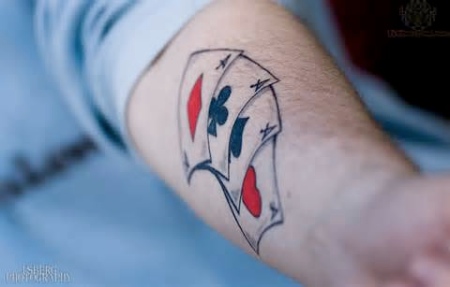 Tatuaggio poker avambraccio assi